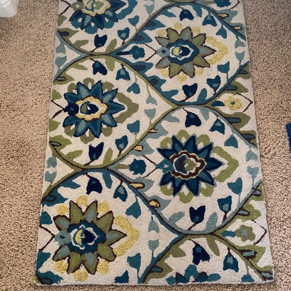 Loloi Francesca Handmade Polyester Hook Rug - Picture 1 of 2